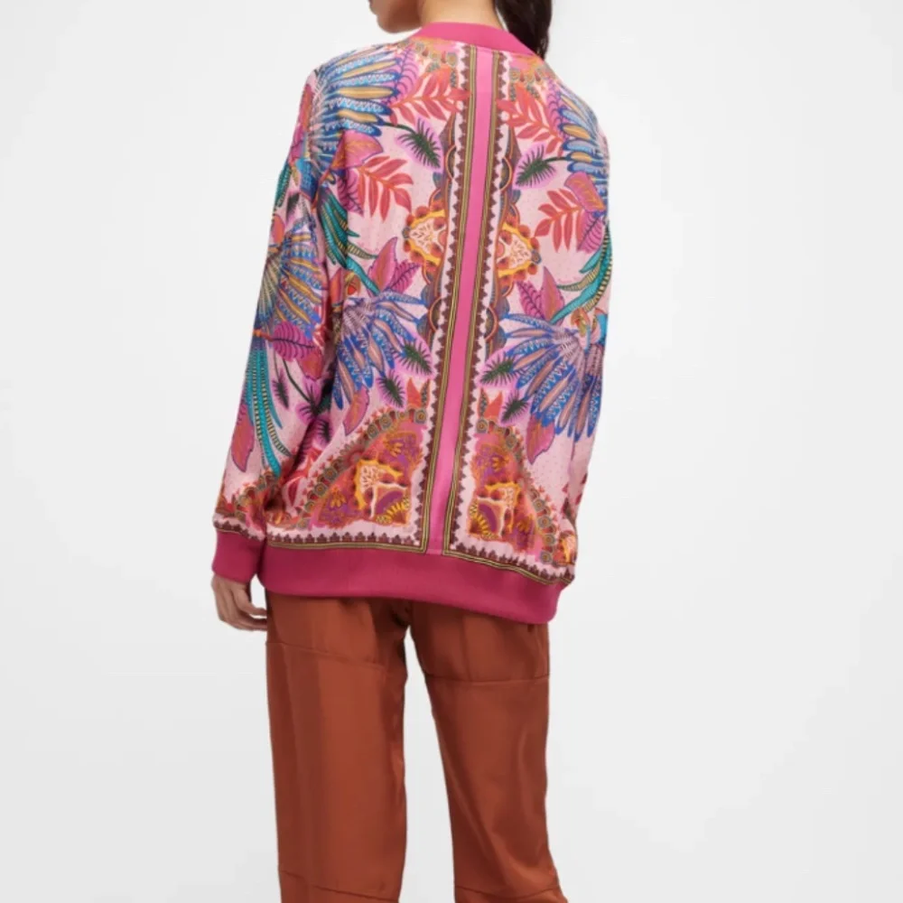 NWT $185 Farm Rio Macaw Scarf Pink Cardigan in size Large! - Picture 5 of 9